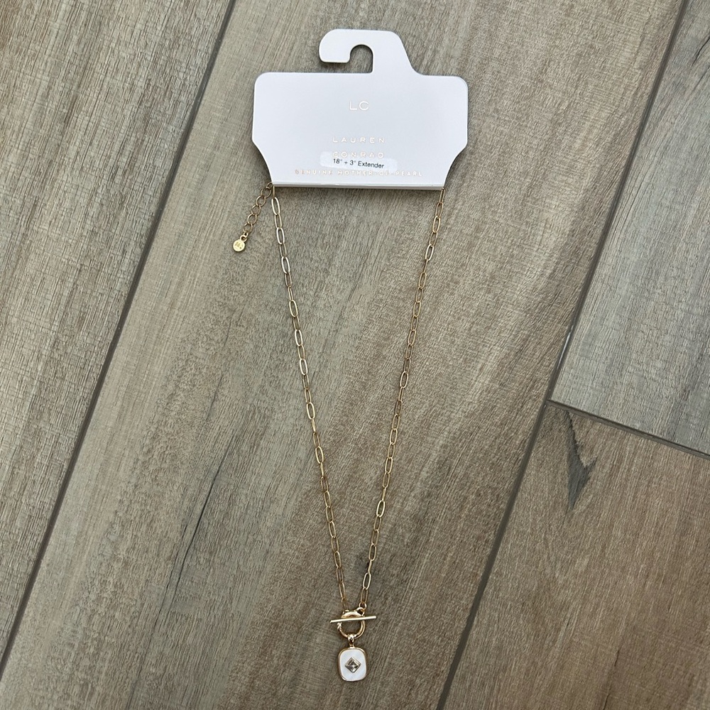 NWT Women’s LC Lauren Conrad Toggle Necklace